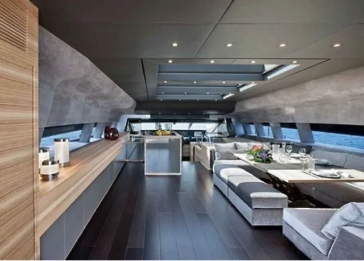 بالصور: يخت  الشيخ محمد بن راشد بسعر 350 مليون دولار