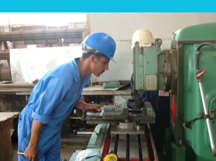 بالصور: اخطر وضعيات عمال الصيانة خطورة وتهورا.