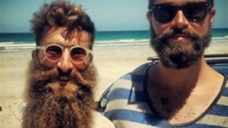 أسترالي يعرض بيع لحيته بمليون دولار