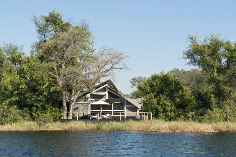 مخيم "أبو" فندق خمس نجوم في عمق ادغال افريقيا