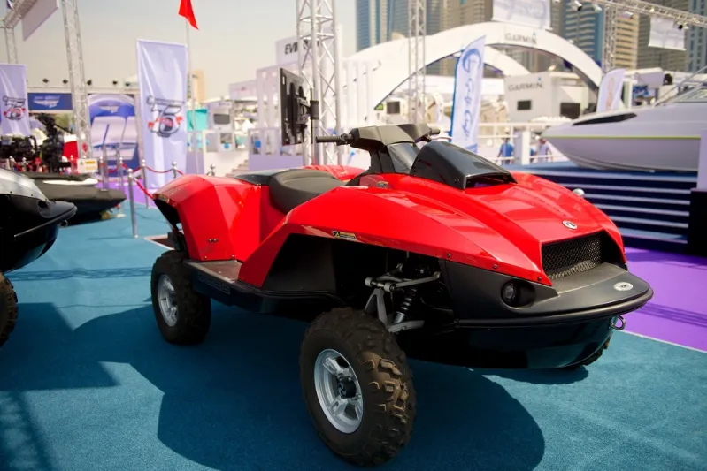 بالصور: الرجل في معرض دبي الدولي للقوارب