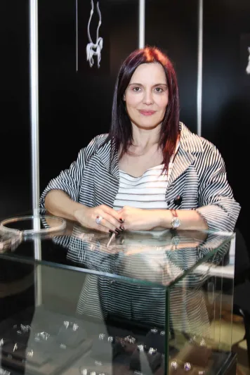 معرض دبي الدولي للخيل يقدم أعمالاً فنية لفنانين عالميين تعكس جمال رياضة الفروسية