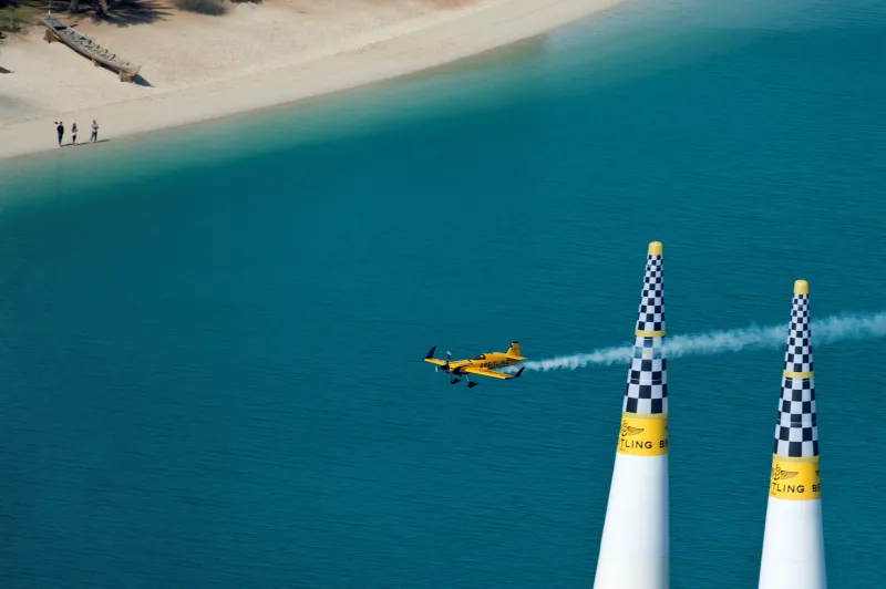 بريتلنغ في مشاركة تحبس الانفاس بسباق ردبول الجوي 