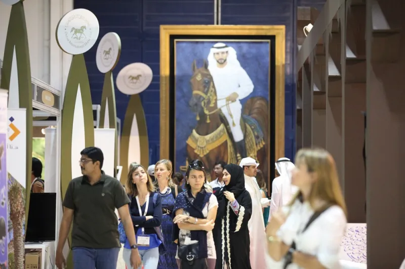 معرض دبي الدولي للخيل يقدم أعمالاً فنية لفنانين عالميين تعكس جمال رياضة الفروسية