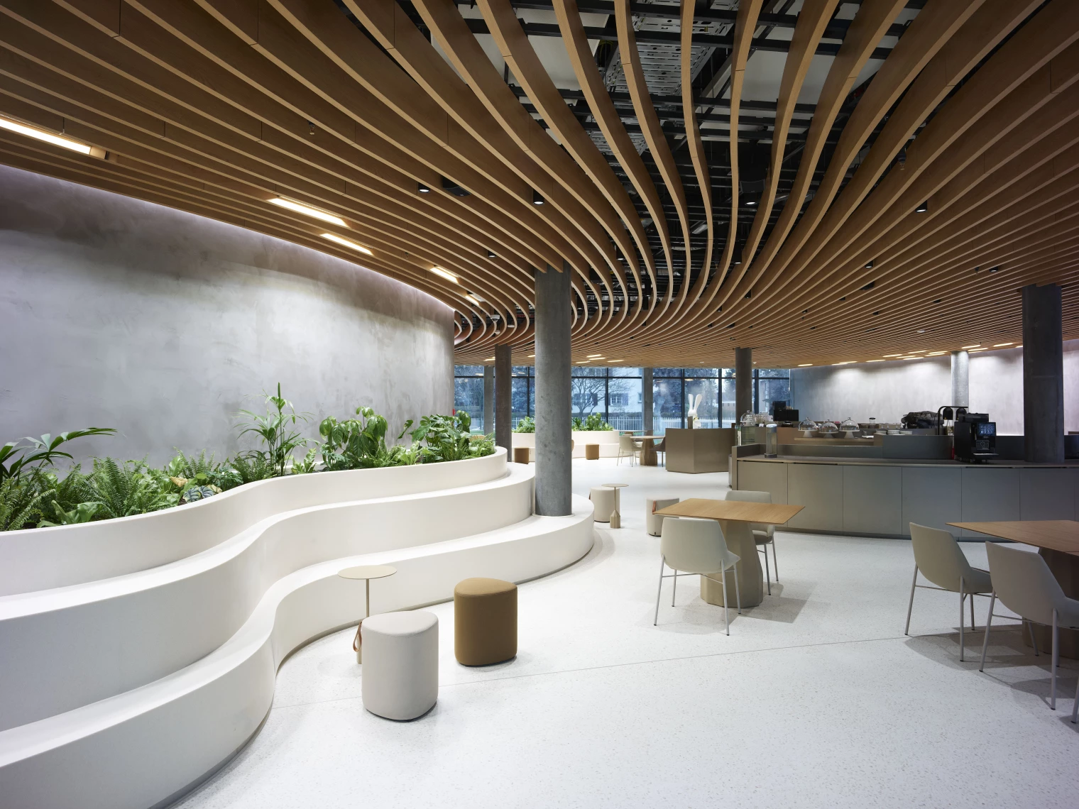 المطعم داخل المصنع الجديد لدار أوديمار بيغيه