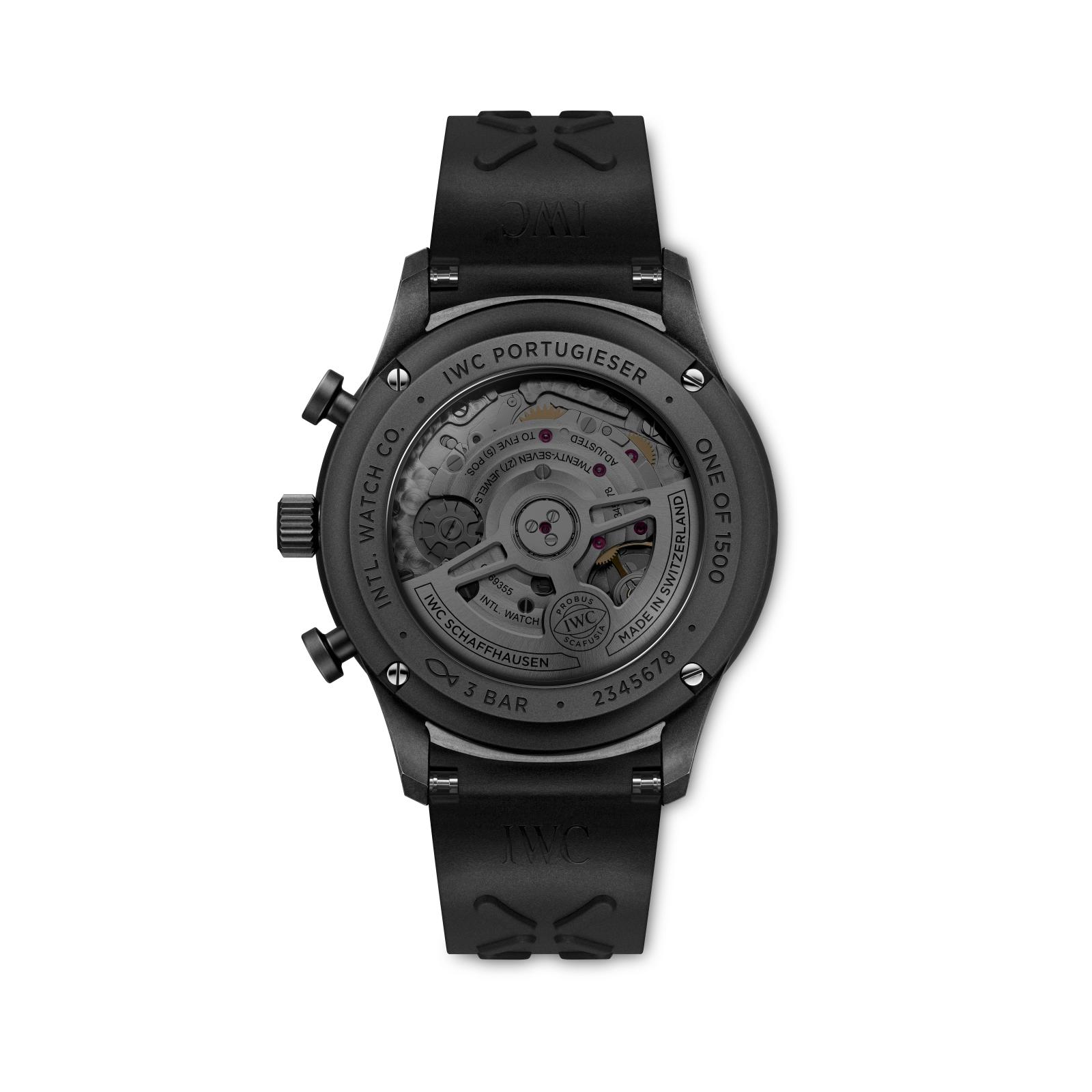 مكونات آلية الحركة المتمايزة كذلك بلمسة لونية داكنة