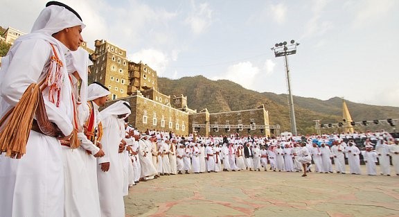 رجال ألمع أيقونة تراثية نابضة في قلب الجبال السعودية