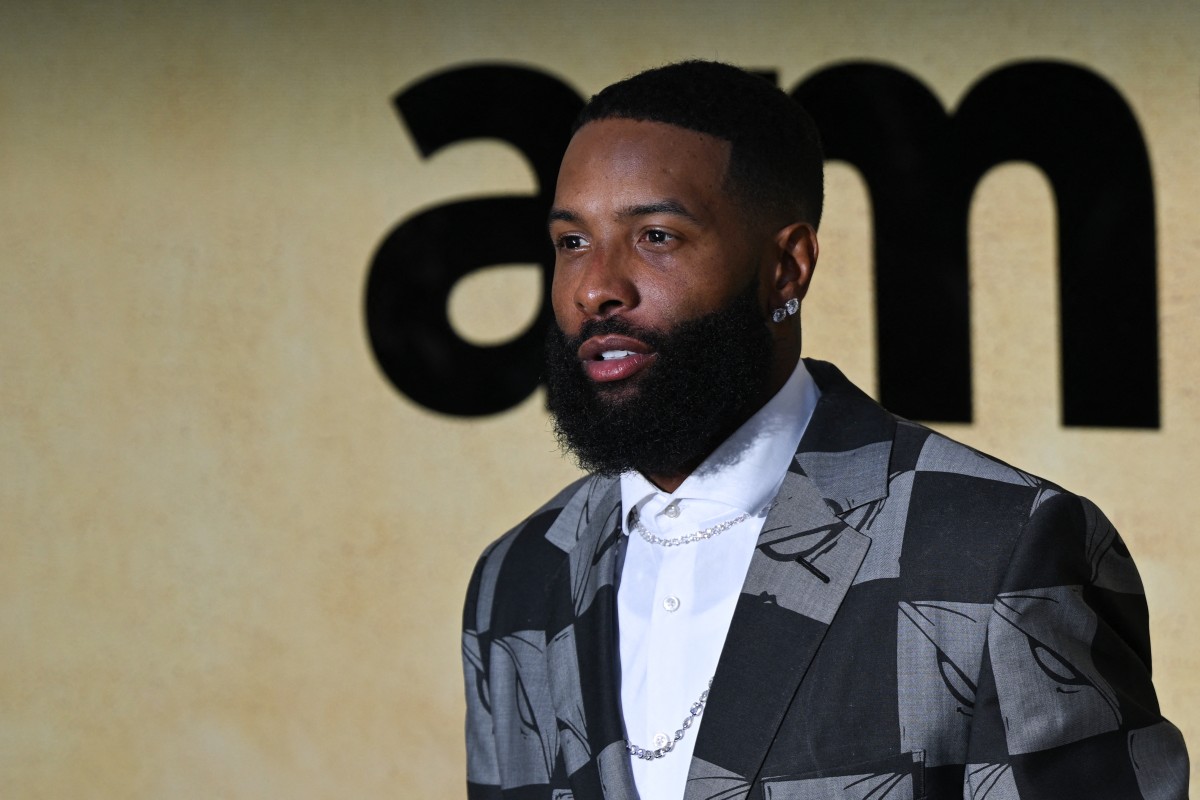 نيمار وأوديل بيكهام يخطفان الأنظار بساعات فاخرة