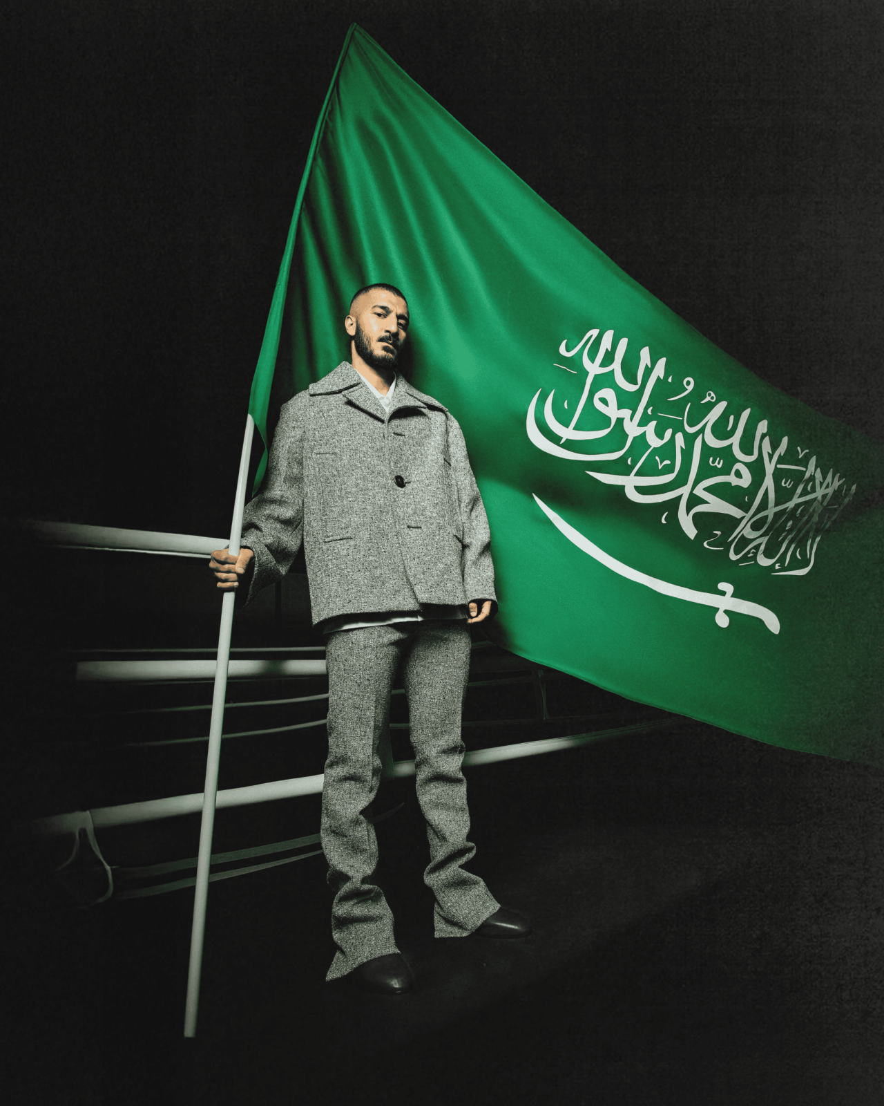 حين تتحول حلبة الملاكمة إلى قصة وطن..زياد المعيوف يتصدر غلاف "الرجل" في حوار خاص