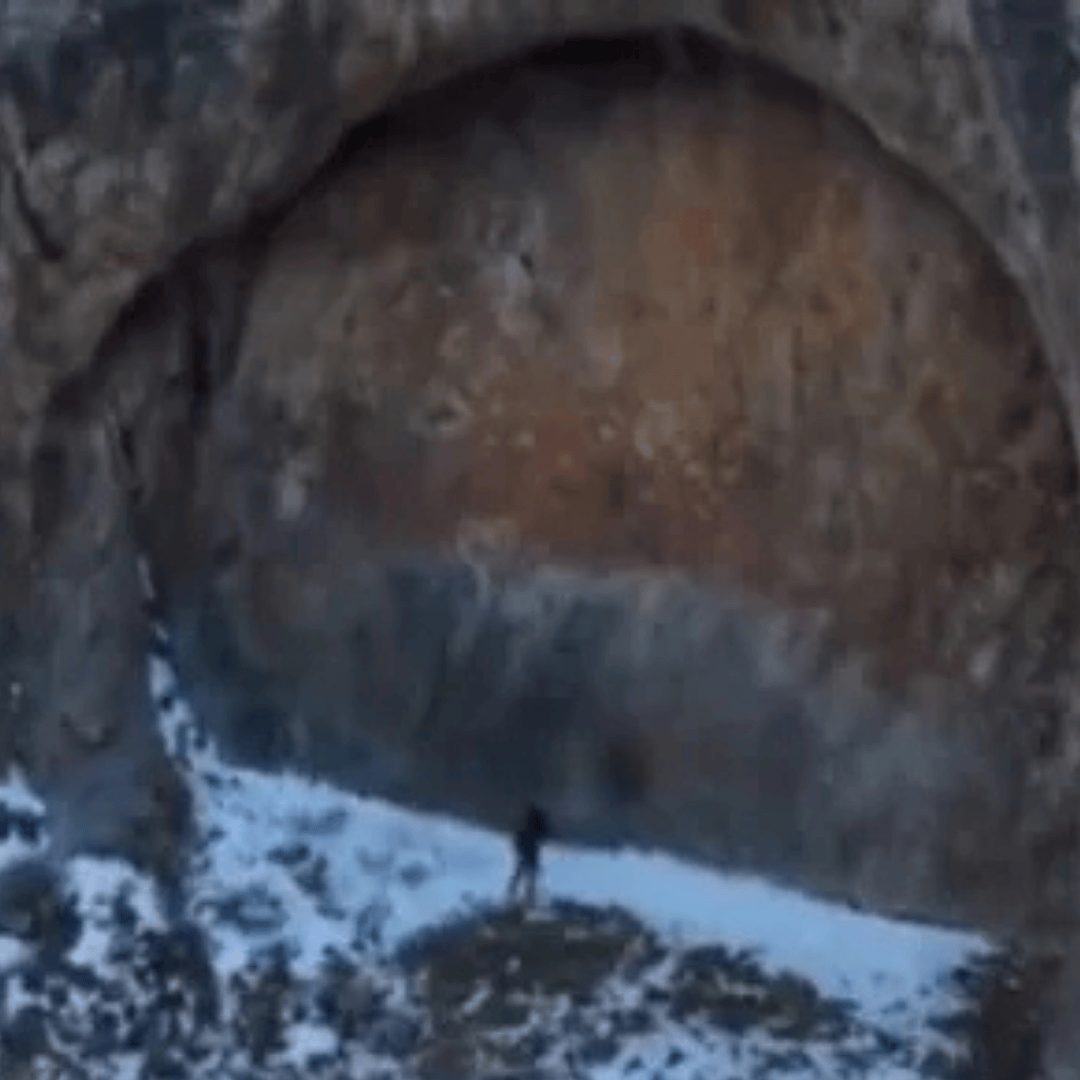 اكتشاف "بوابة عملاقة" مخفية في كازاخستان تثير تكهنات عن "الكائنات الفضائية القديمة" 