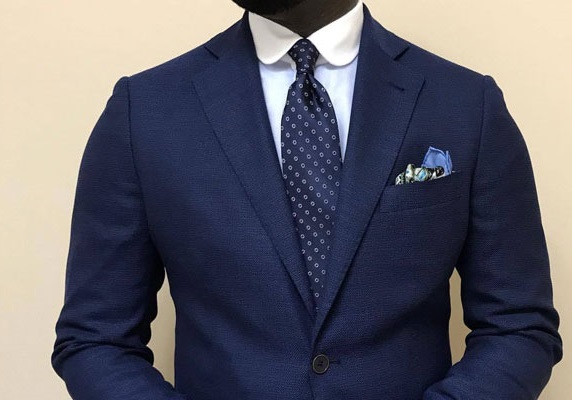 ياقة النّادي أو Club Collar