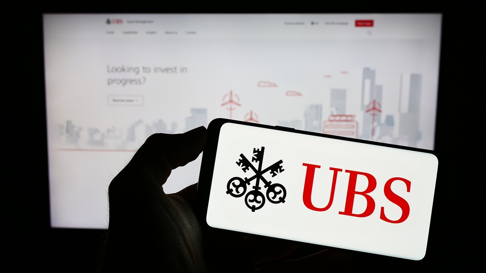 بنك UBS يكمل استحواذه على كريدي سويس في أكبر صفقة منذ 2008