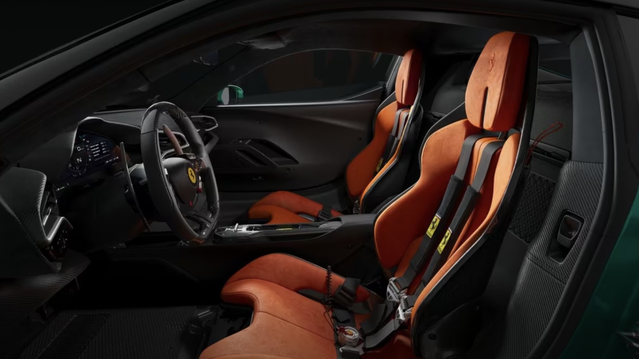 فيراري تضفي مزيداً من الطابع الرياضي على 296 GTB مع إصدارها الجديد
