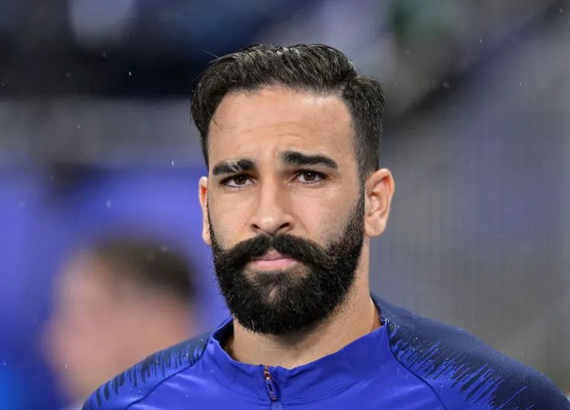 تصريحات نارية من عادل رامي ضد يامال: "سيفوز بكل شيء لكنه حقير"