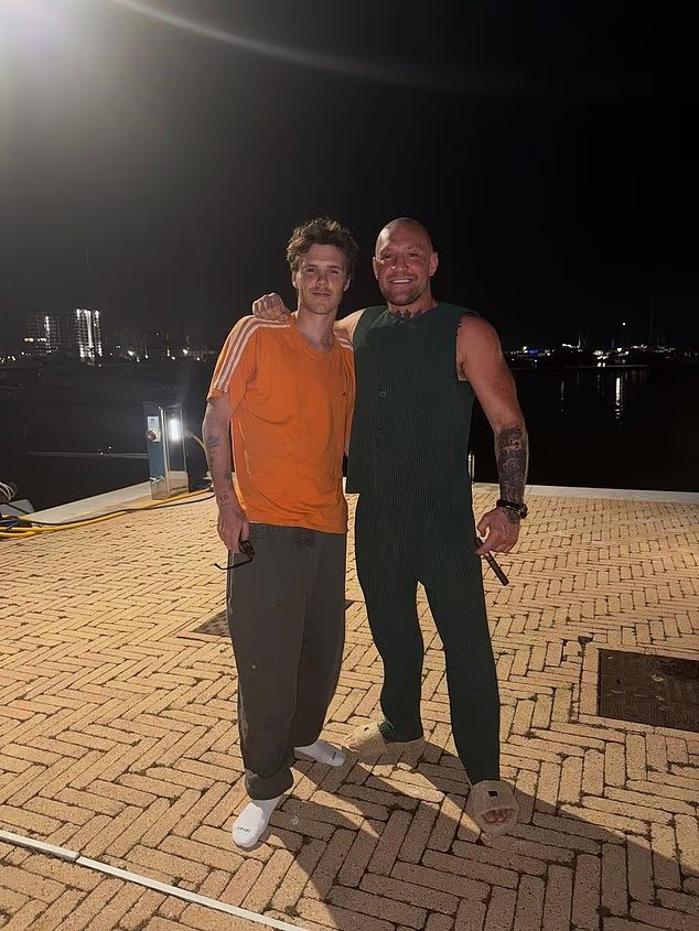 كونور ماكغريغور يلتقي ديفيد بيكهام ويصفه بـ"الإلهام الكبير" (صور)