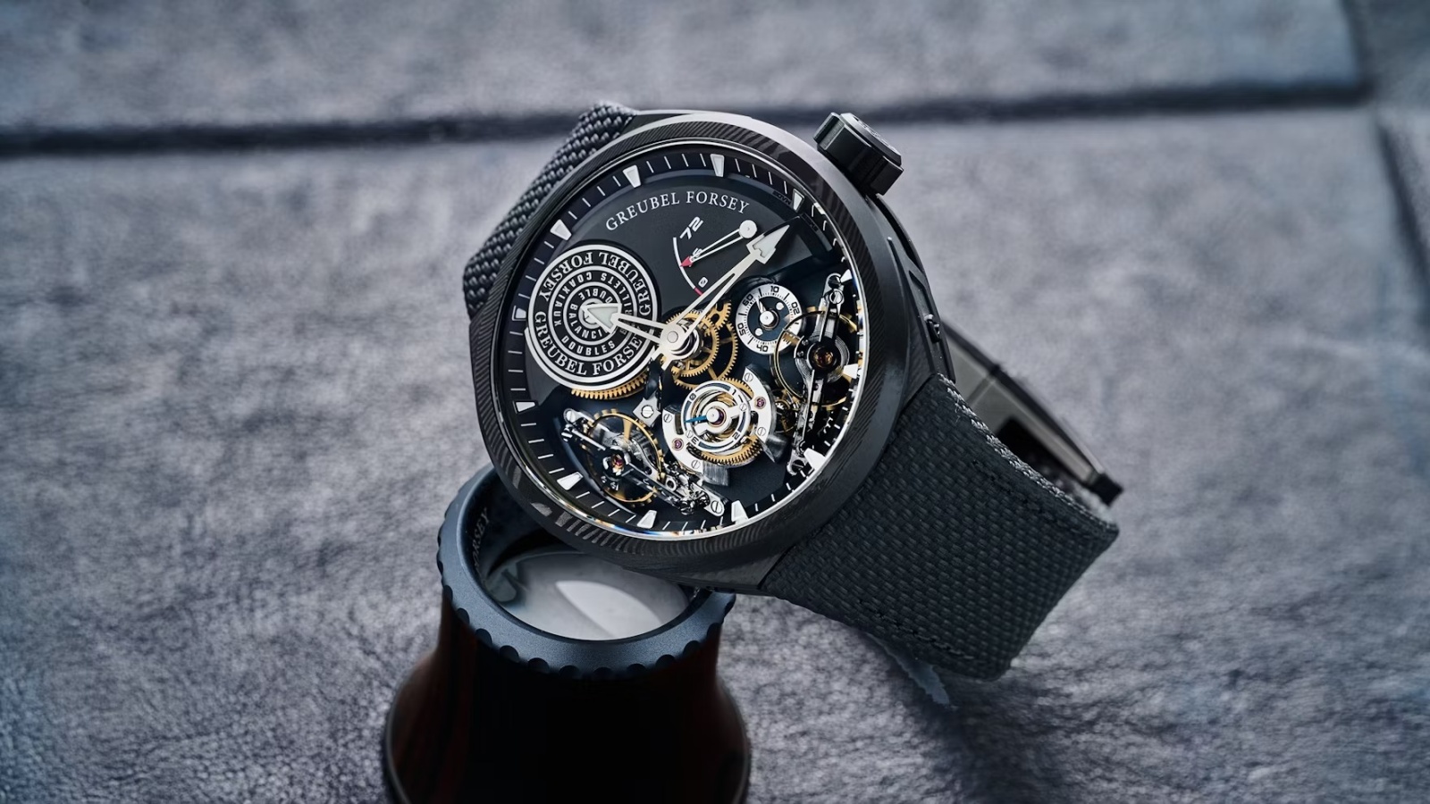 بـ400 ألف دولار.. ساعة نادرة على معصم مايكل جوردان تثير دهشة متابعيه (فيديو) 