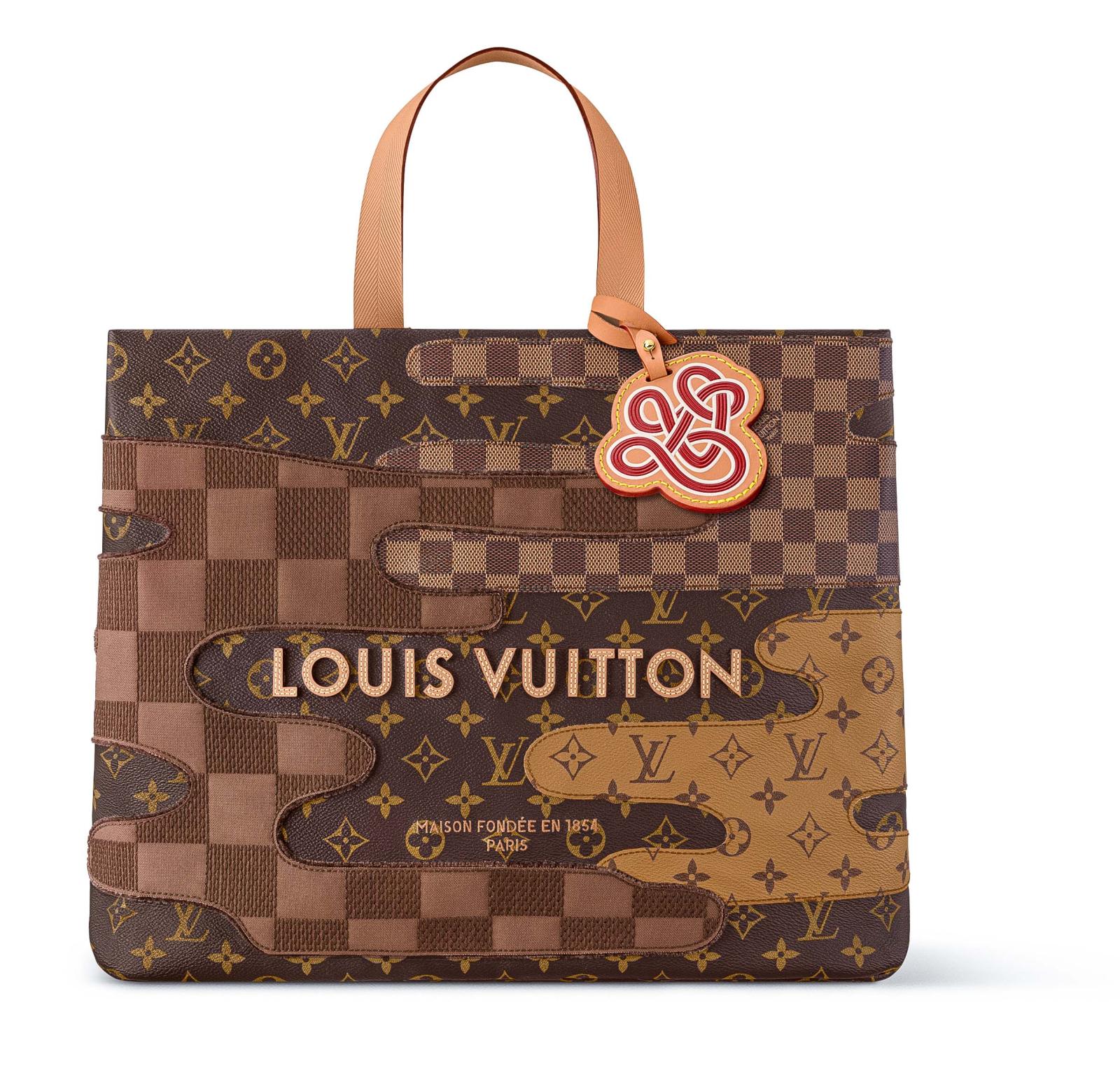  حقيبة LV Monogram Landscape Shopper Tote من Louis Vuitton صديقة الرجل الجريء والعصريّ في مناسباته المميّزة
