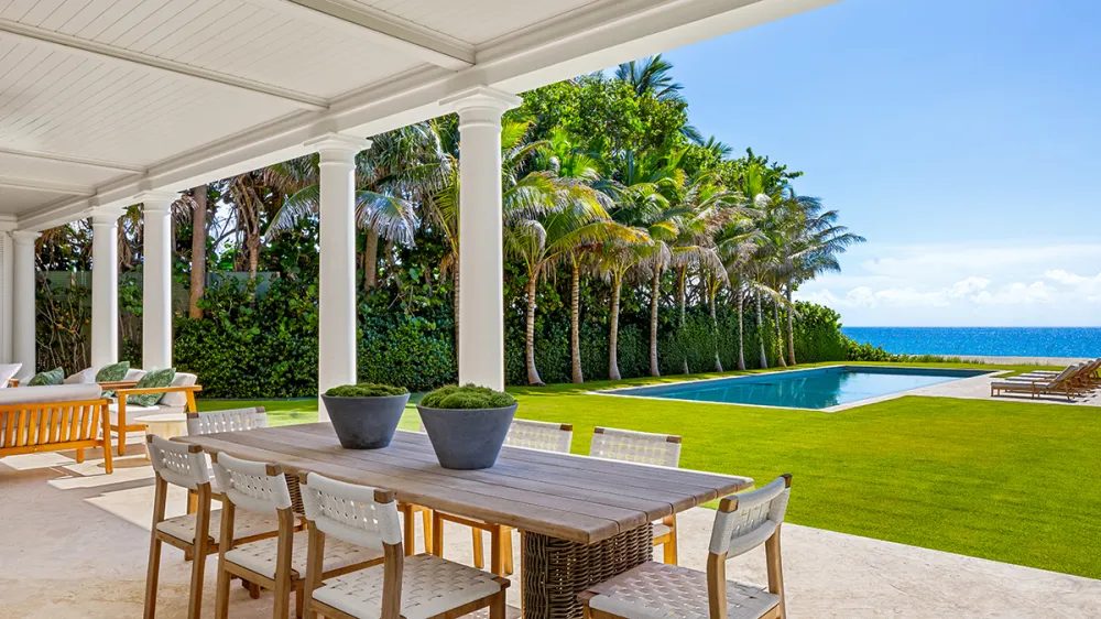 عقار  بمسبحين ومرافق خاصة في فلوريدا يُعرض للبيع بـ73 مليون دولار