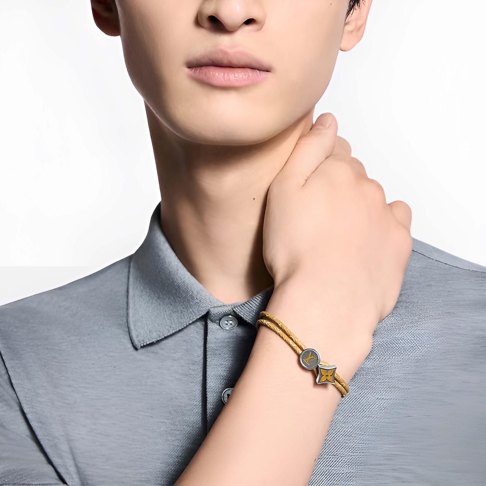 سوار مونوجرام من Louis Vuitton