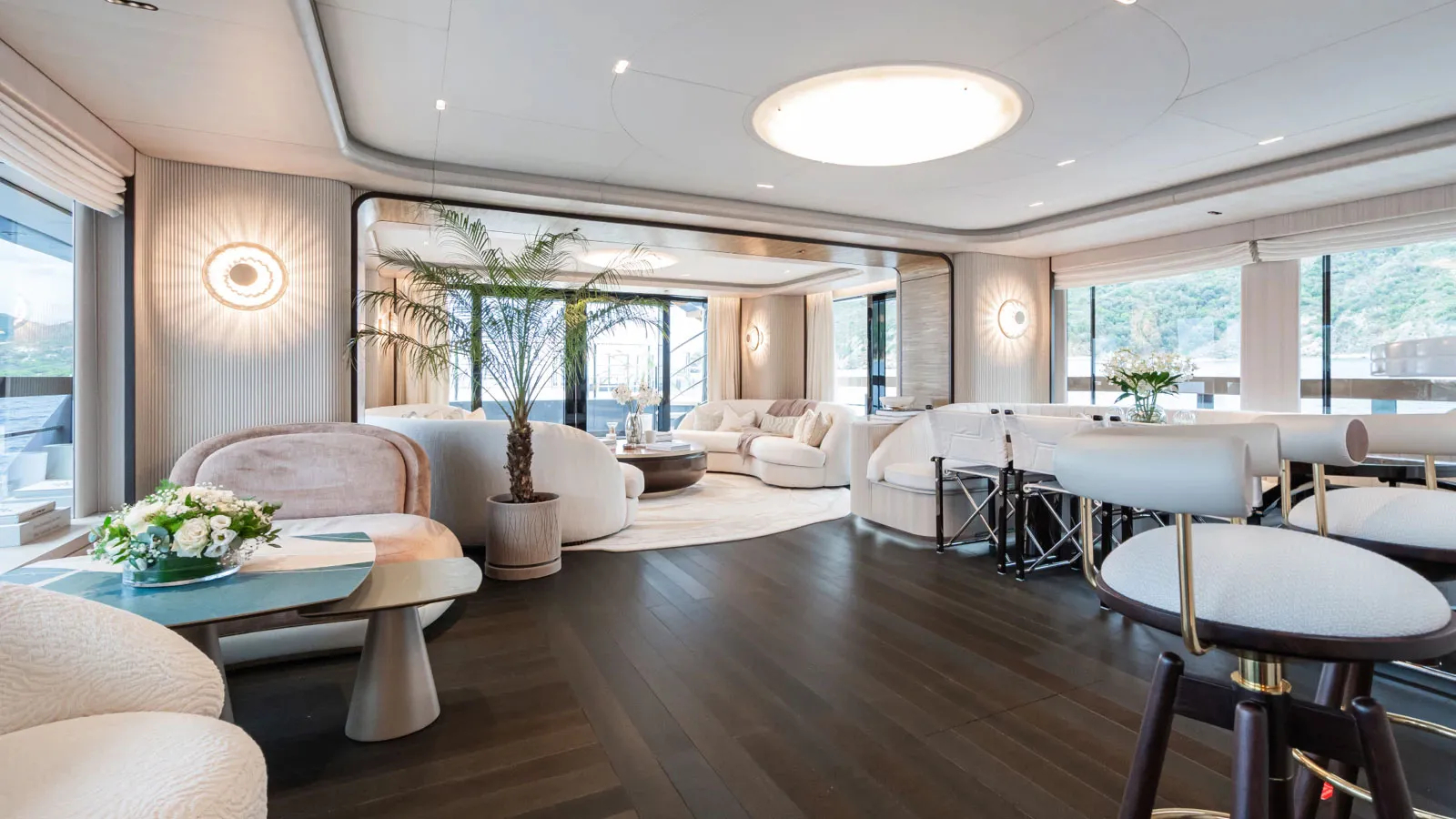 يخت M الحائز على 2025 World Superyacht Awards يُباع لمالك جديد (فيديو)