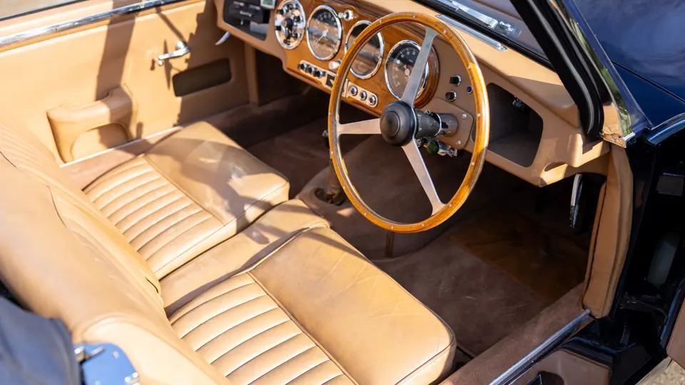 سيارة مكشوفة من زمن الأناقة.. DB2 Drophead Coupé في مزاد بريطاني