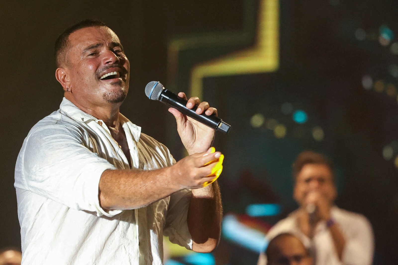 تامر حسني يهاجم فنانًا كبيرًا.. هل قصد عمرو دياب؟