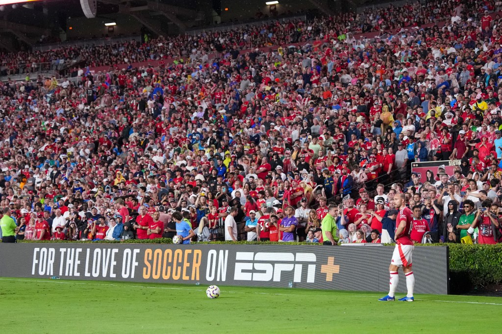 سياسة التقشف في مانشستر يونايتد تكلف الملياردير راتكليف ثروة ضخمة