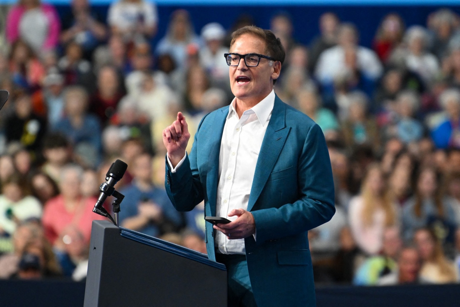 مارك كوبان يوضح علاقة جيل زد بالذكاء الاصطناعي