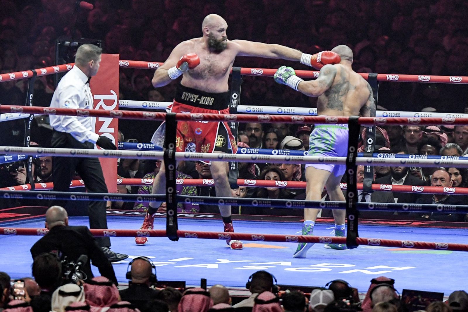 هل سيشهد صيف 2026 نزال أنطوني جوشوا ضد تايسون فيوري؟