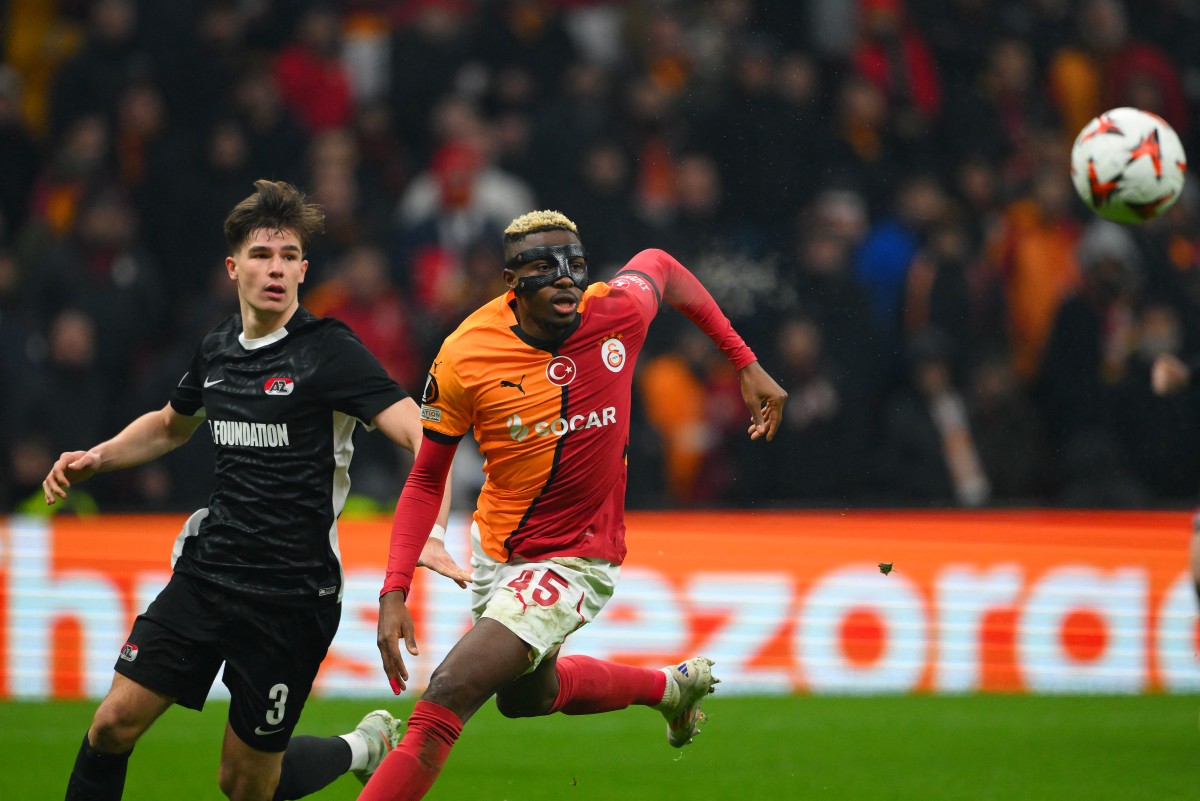 "أفضل مهاجم في العالم الآن".. هل يُمهد إيغالو الطريق لأوسيمين في الهلال؟