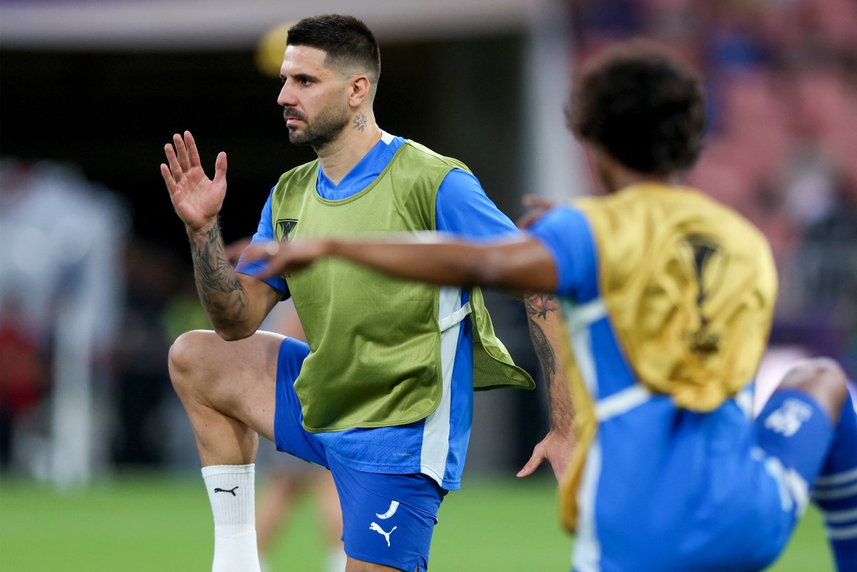 ميتروفيتش في مرمى برمنغهام.. هل يودّع الهلال هذا الصيف؟