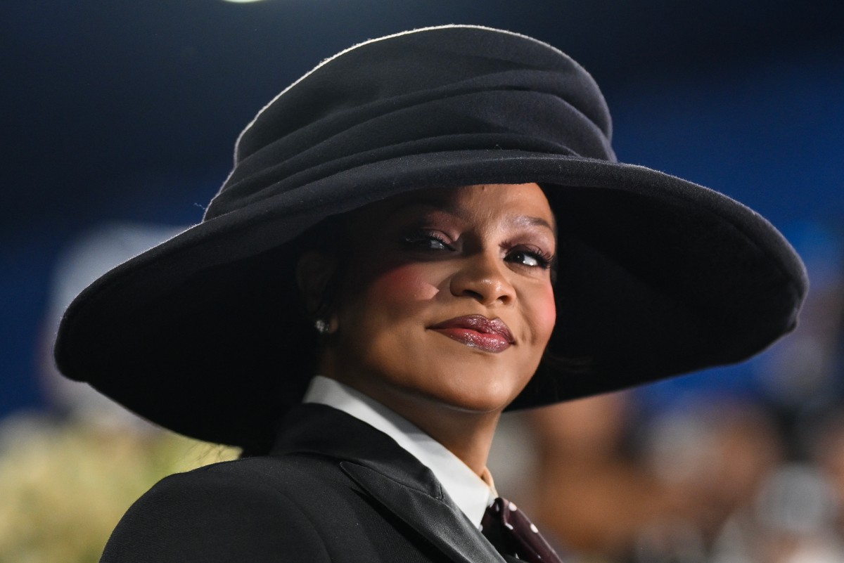 بعد مسيرة استمرت 20 عامًا.. تعرف على ثروة ريهانا 