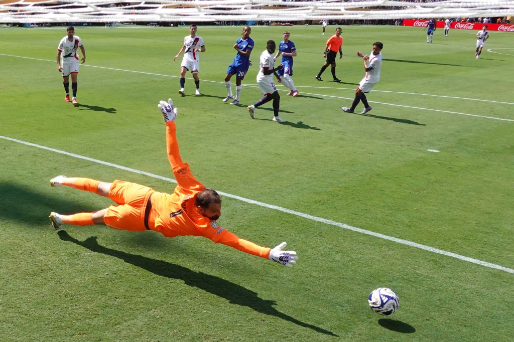 باريس سان جيرمان يضغط على دوناروما للرحيل ويحدد سعره في الميركاتو الصيفي