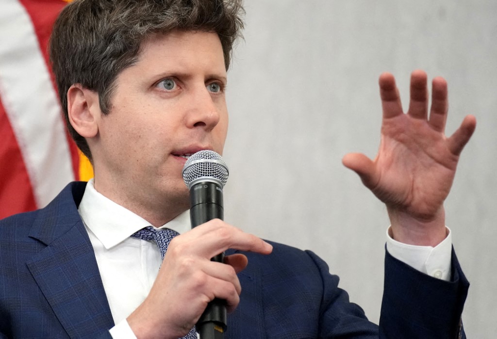 سام ألتمان يحفز رواد الأعمال الشباب ويشيد بجيل المنسحبين من الجامعات