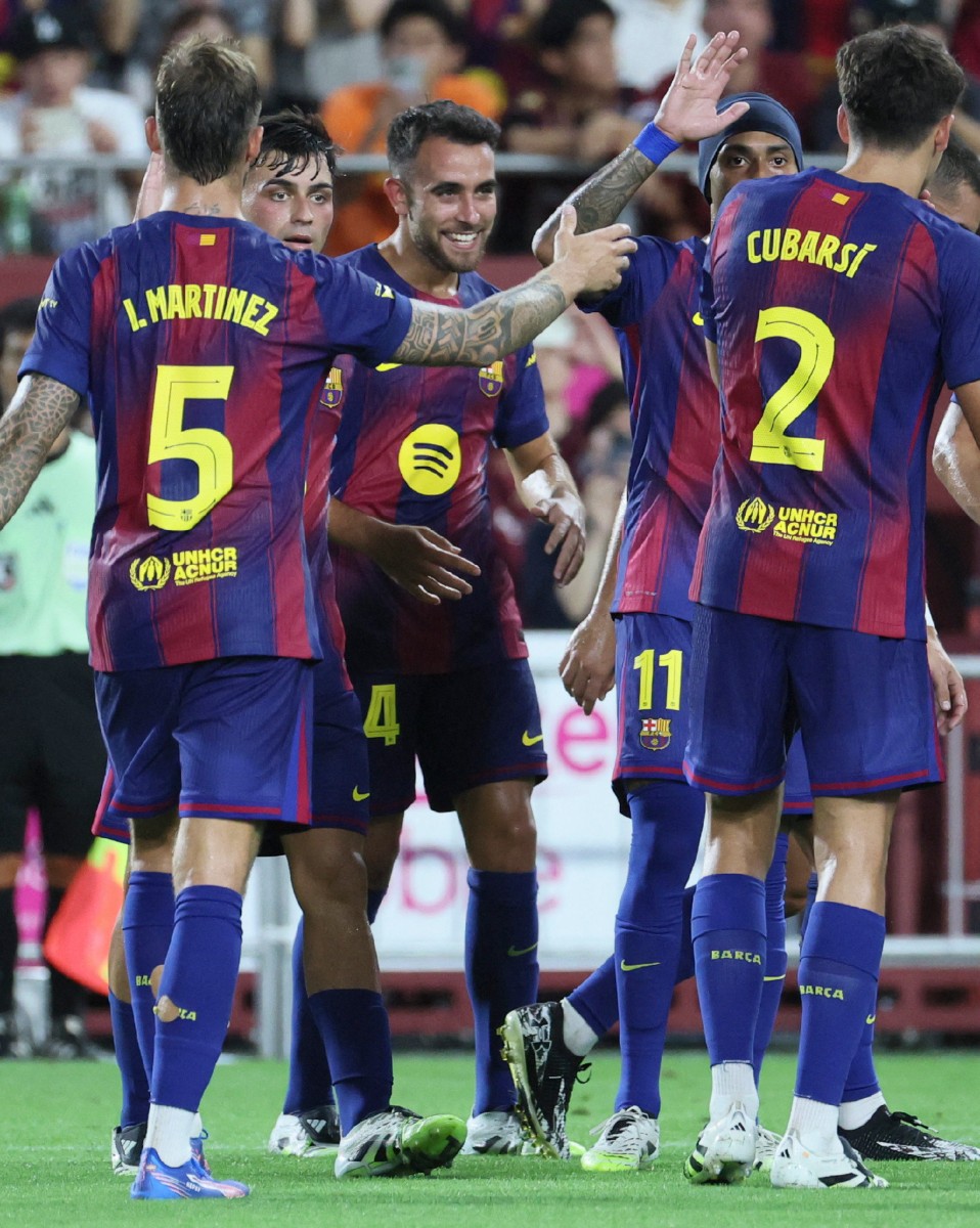 برشلونة يتفوق على فيسيل كوبي بثلاثية.. وصدمة من أول مشاركة لراشفورد