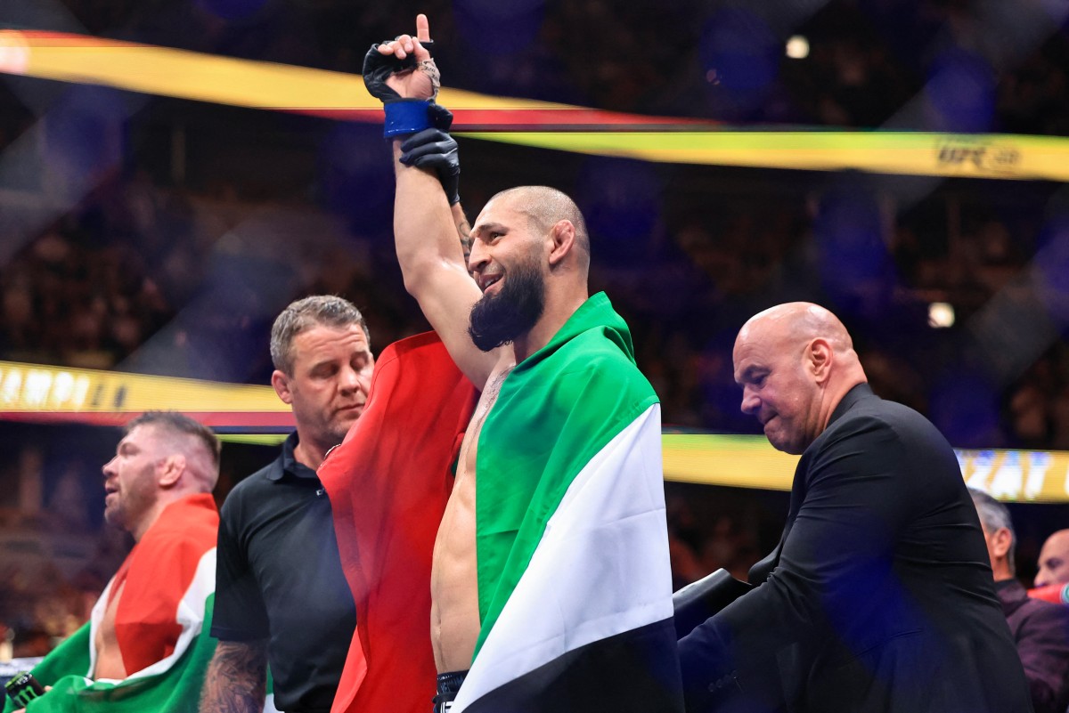  بعد تتويجه  في بطولة  UFC 319.. تعرف على  ثروة حمزات شيمايف