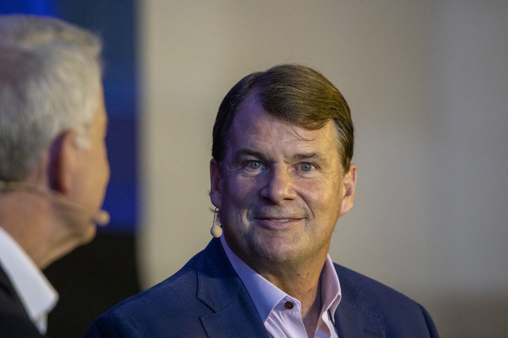 رئيس فورد: نأمل أن يساعد الذكاء الاصطناعي العمال.. لكن الصورة غير واضحة