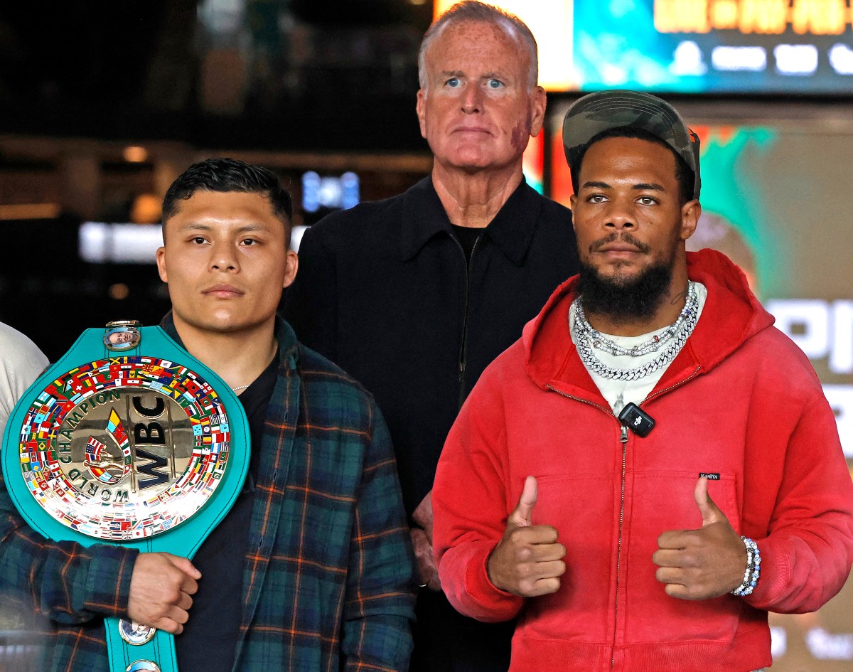 لقاء وجهاً لوجه.. كروز وروتش يطلقان الإثارة قبل القتال