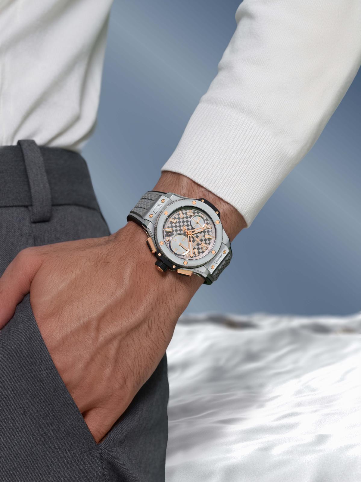 PAGE 5 & 6 ساعات Hublot...