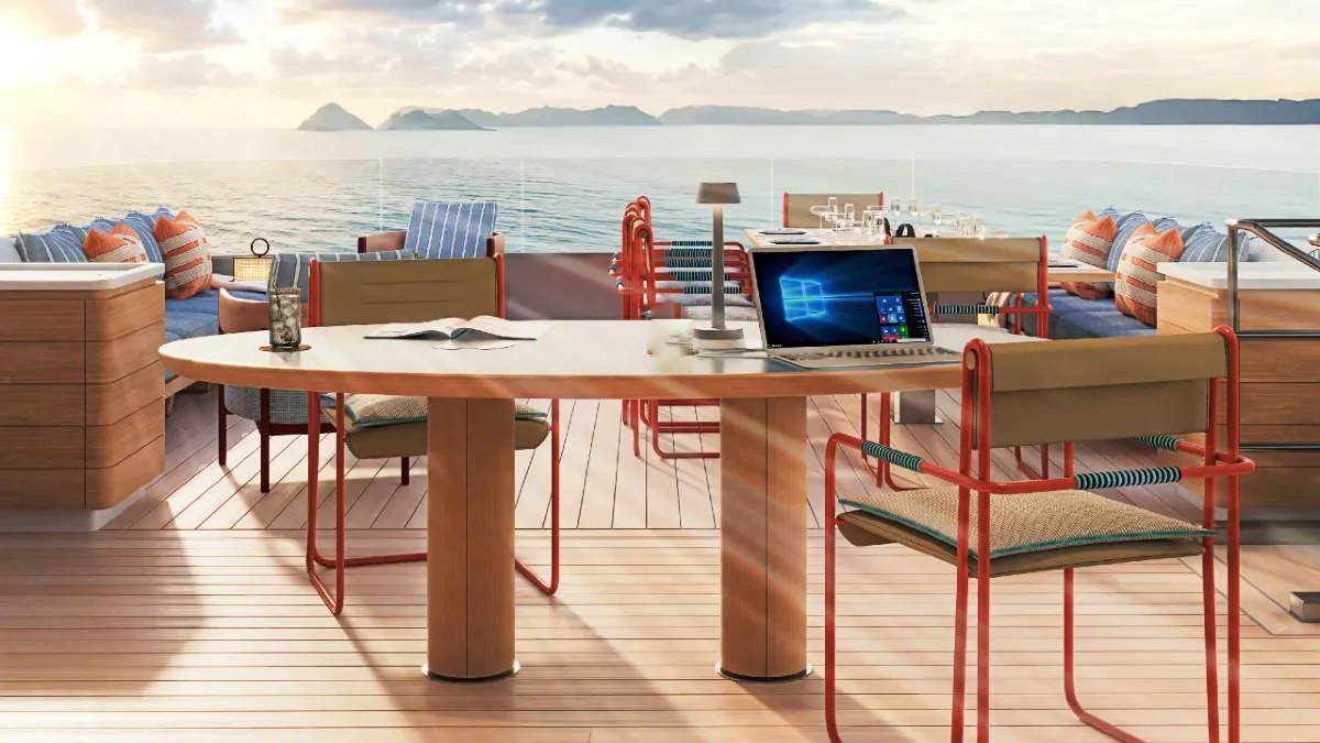 اكتشف اليخت B.NEOS.. تحفة فاخرة تمزج بين الراحة والفخامة