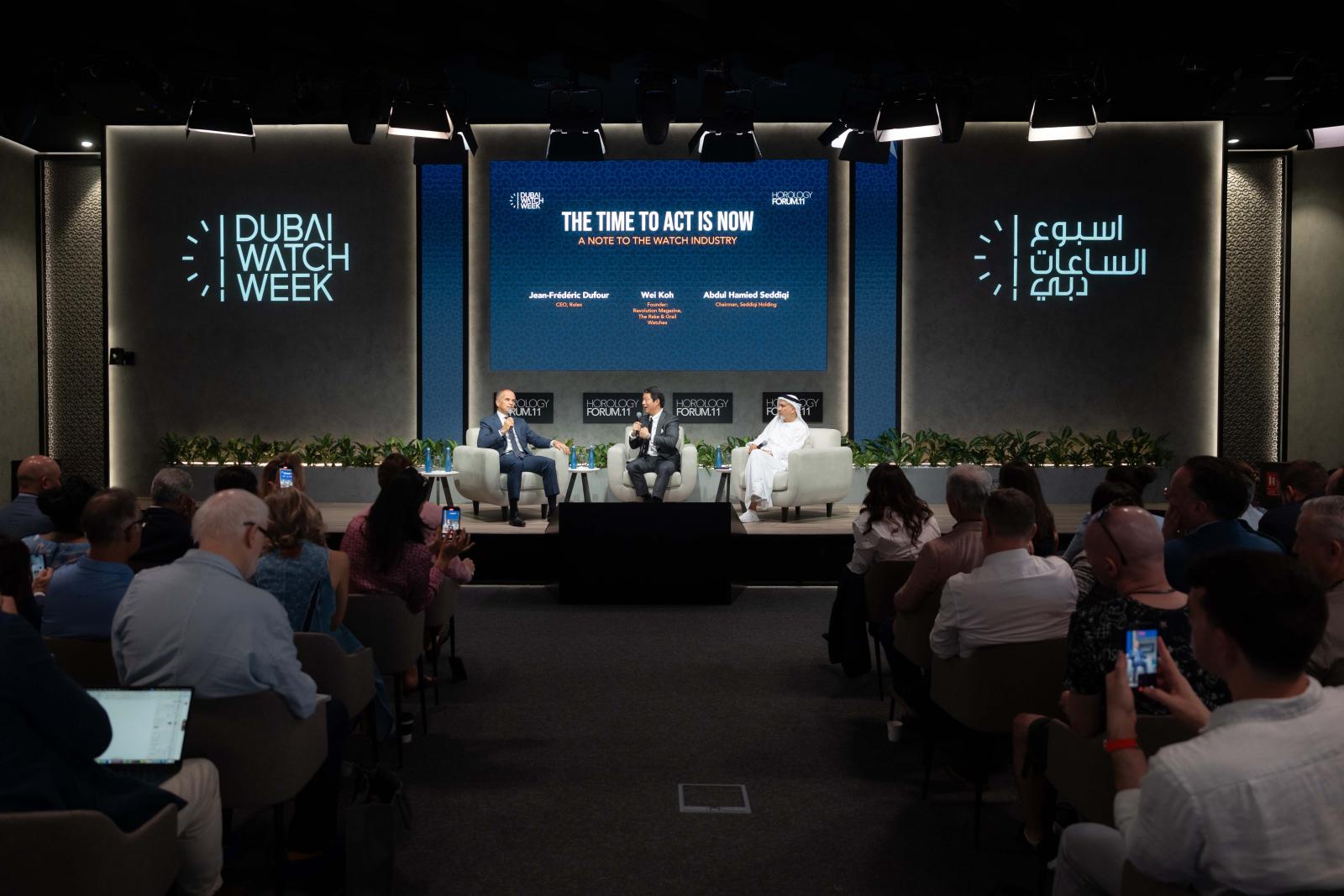 جلسات حوارية تفاعلية تجمع نخبة من خبراء وصنّاع الساعات، تناقش فلسفة الوقت ومستقبل الحِرفية في عالم يتغيّر بسرعة