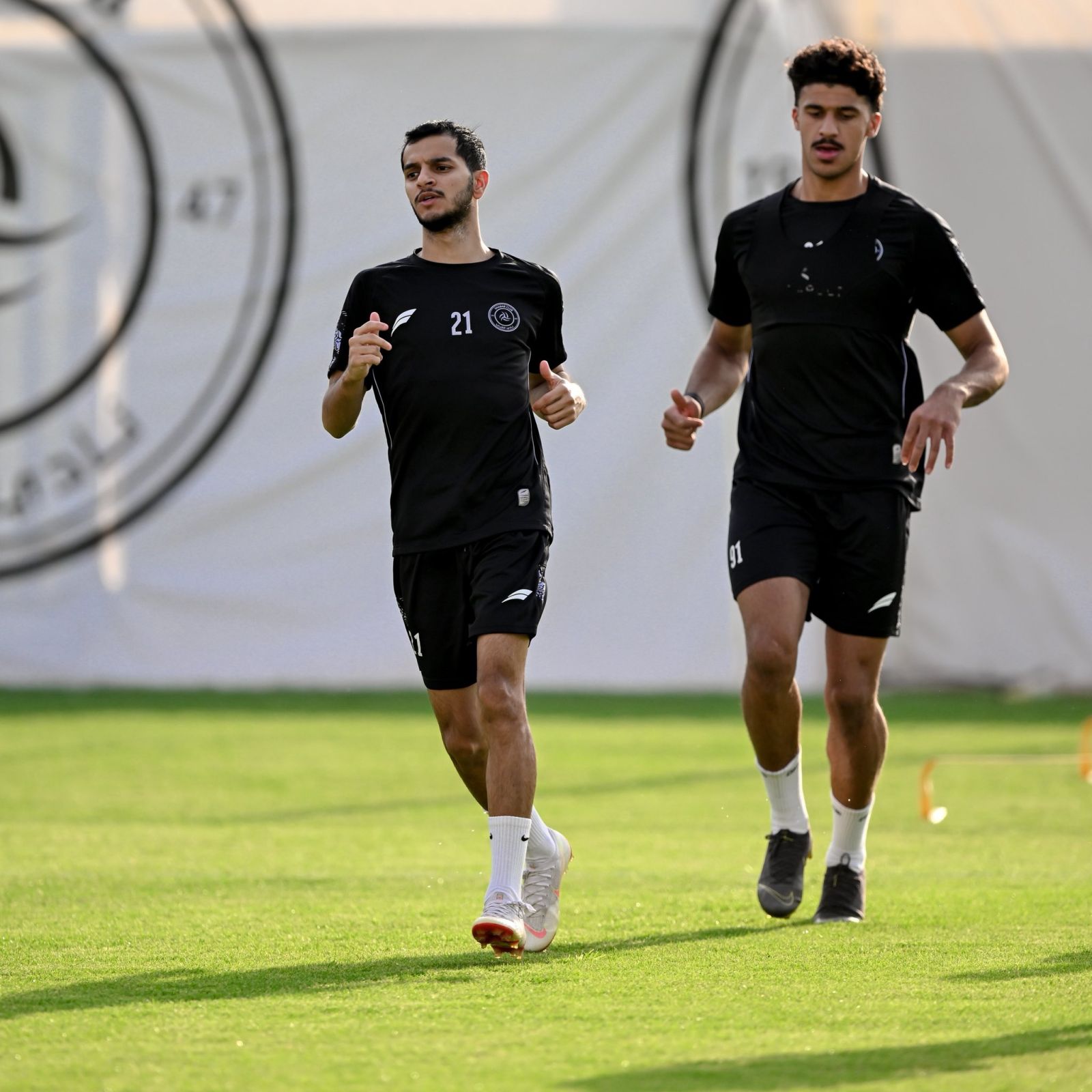 الشباب السعودي يواجه النهضة العماني في افتتاح دوري أبطال الخليج 2025