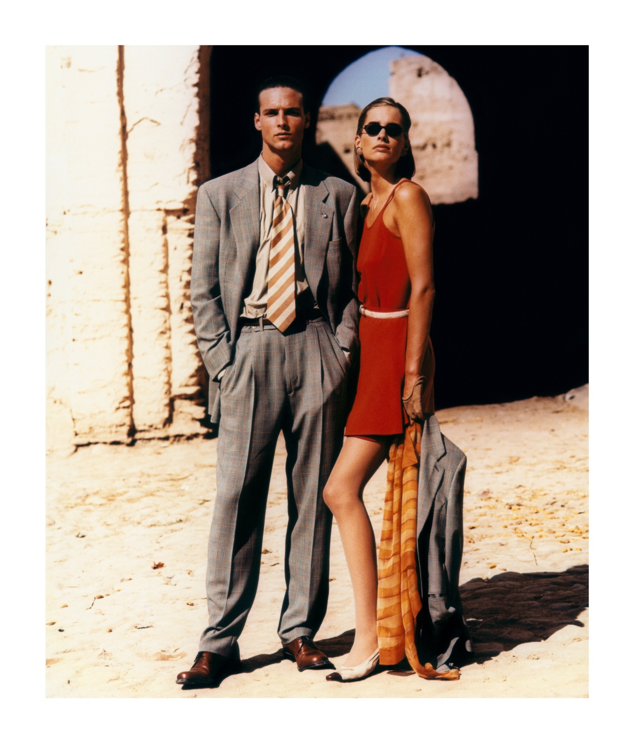 تصاميم رجالية ونسائية من مجموعة Giorgio Armani لصيف وربيع 1992 - المصدر: Giorgio Armani