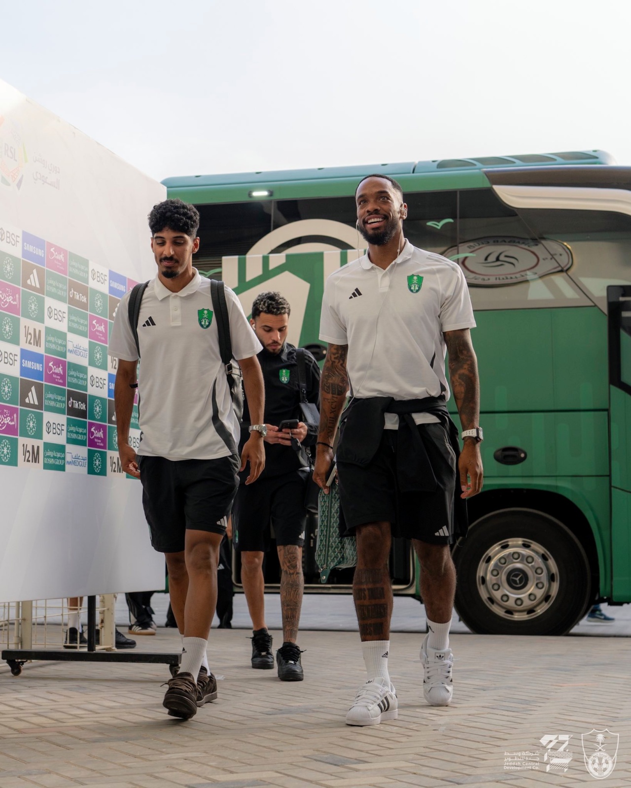 طرح تذاكر مباراة الأهلي والخلود في دوري روشن.. إليك الأسعار وطرق الحجز