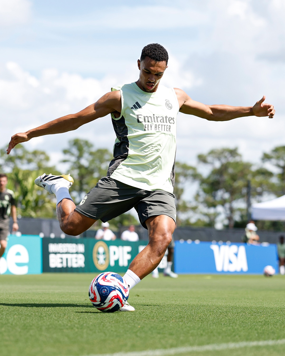 أرنولد وهويسن في التشكيلة الأساسية