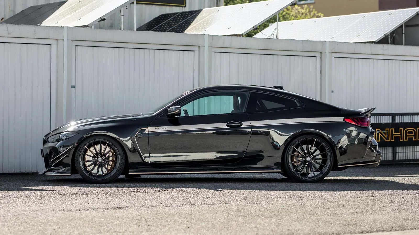 سيارة Manhart MH4 900 المعدلة من BMW تتحدى قوانين الفيزياء بقوة وعزم هائلين