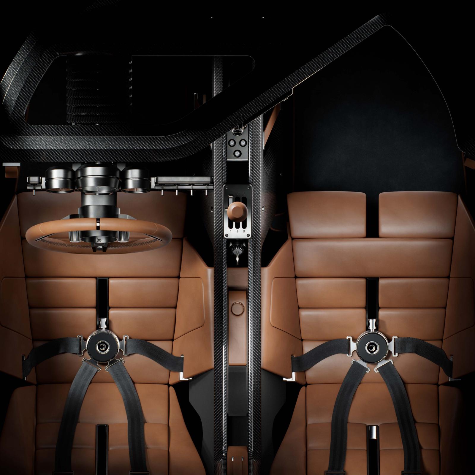 مقاعد مكسوة بالجلد الفاخر مع أحزمة سباقية