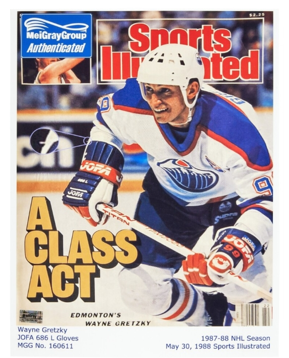 قفّازات غريتزكي التي غيّرت مجرى التاريخ تُباع بسعر مذهل