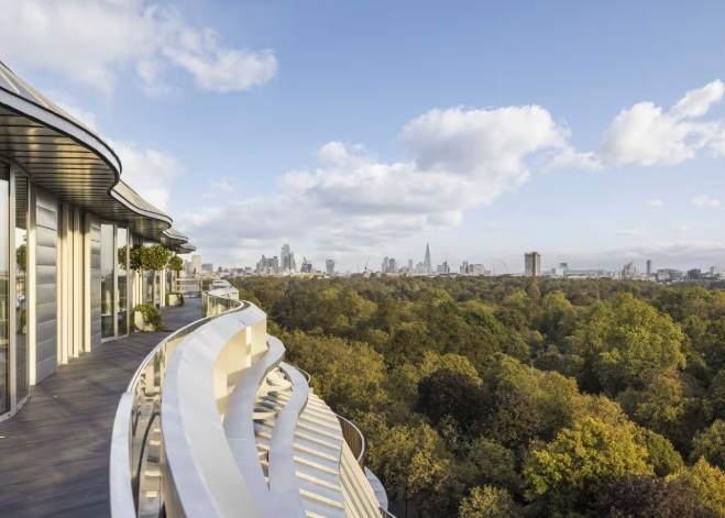 بنتهاوس فاخر في لندن بـ 56 مليون دولار: إطلالات لا تُضاهى