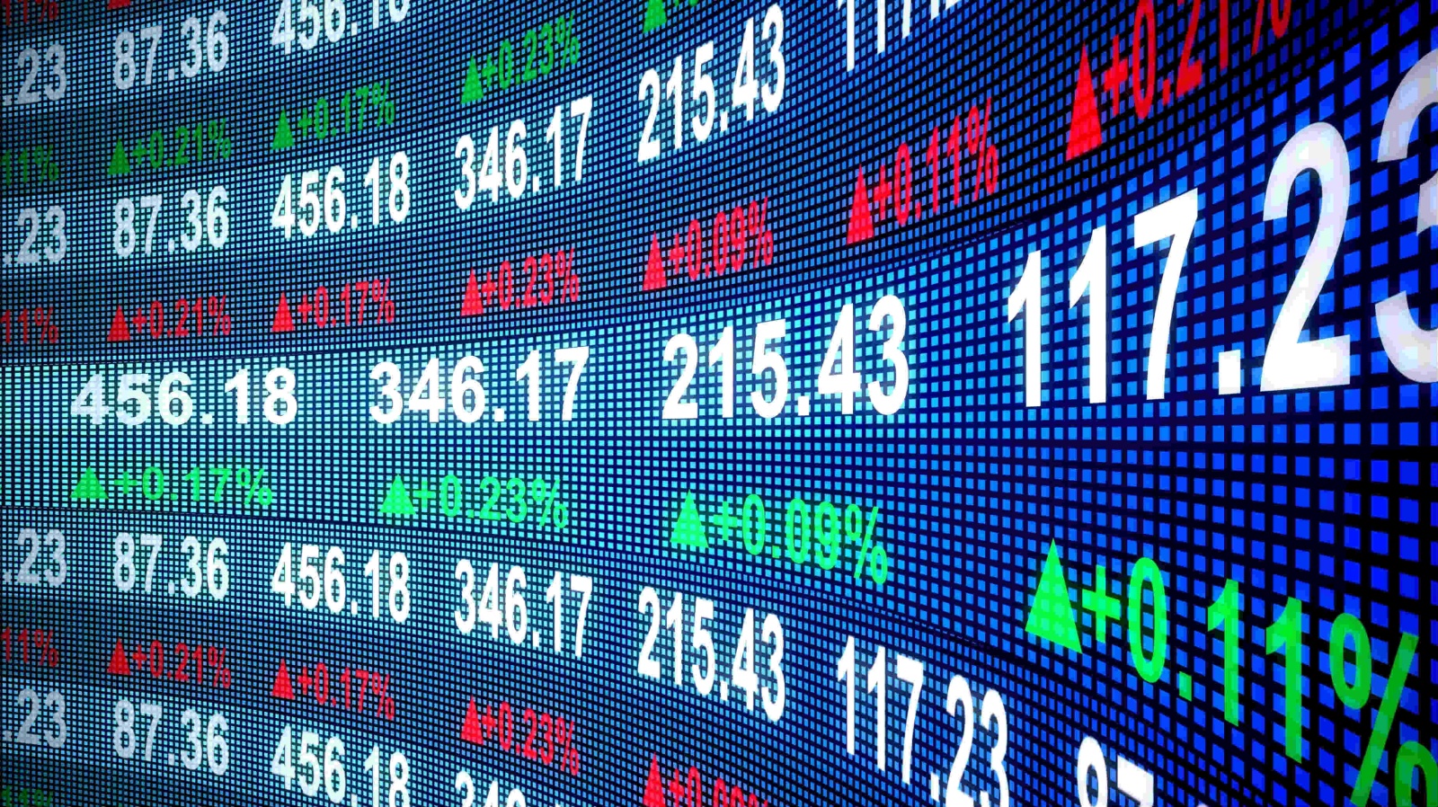 تاسي يغلق متراجعًا عند 10898 نقطة بتداولات 3.9 مليار ريال